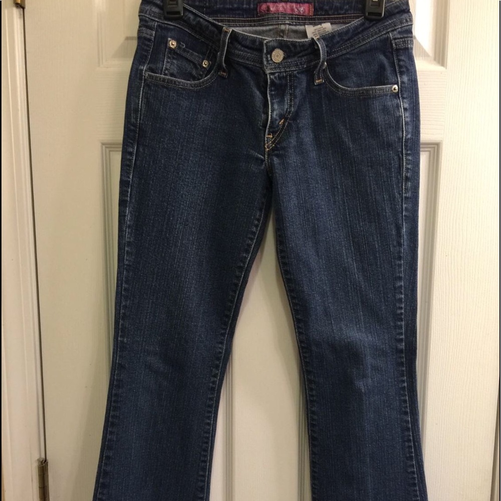 Junior’s Levi’s 518 bootcut jeans